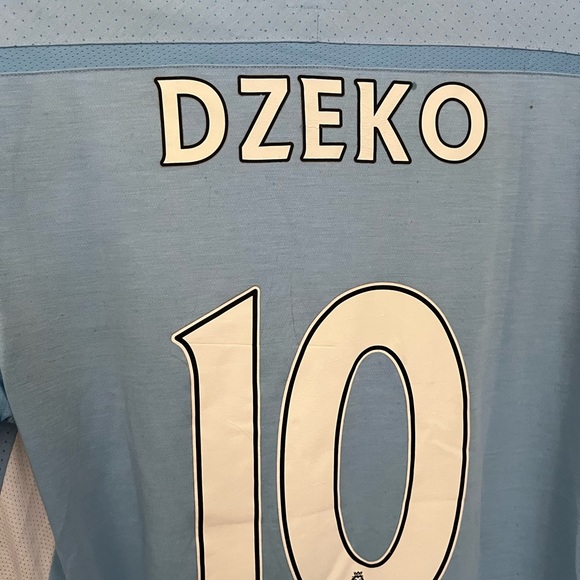 Manchester City Home Dzeko Jersey - Picture 2 of 14